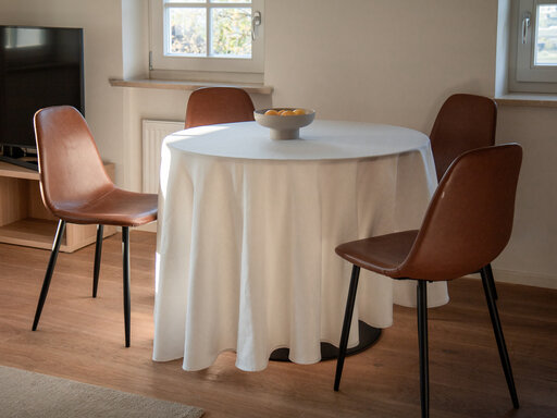 Wohnzimmer mit Esstisch