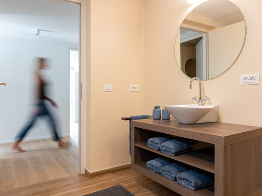 Geräumiges Badezimmer in der Ferienwohnung